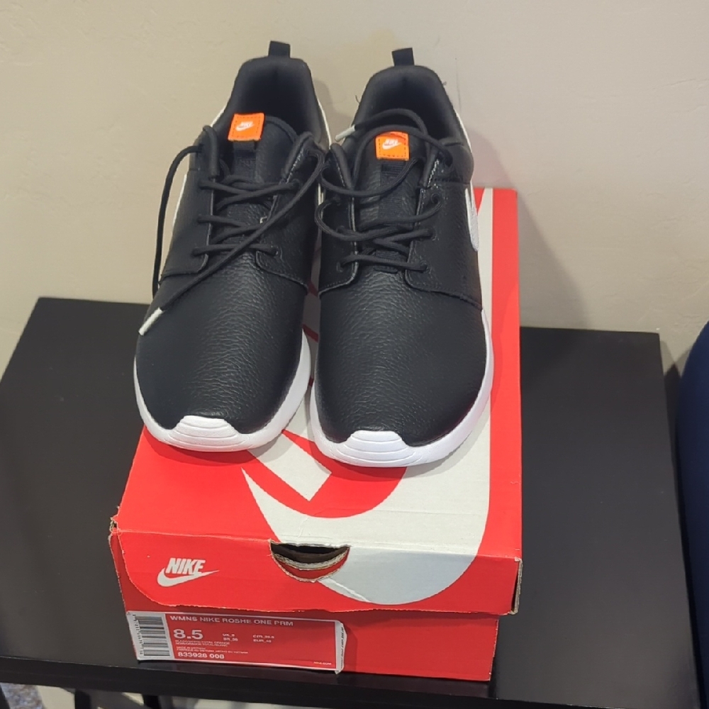 Nike Black and White Athletic Shoes